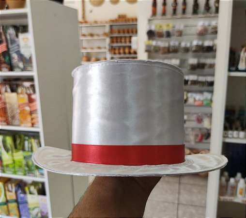 Cartola Alta Branca com Fita Vermelha – Elegância, Estilo e Excelente Acabamento