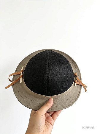 Chapéu Cangaceiro Coquinho em Couro com Pelo Natural no Topo para Entidades Cangaceiras Umbanda e Quimbanda