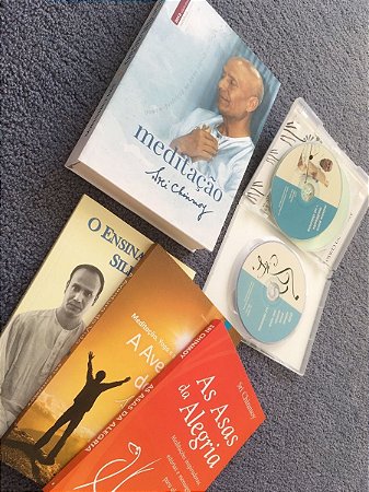 Kit com 4 livros de meditação, 2 CDs, 1 DVD, apostila e incenso