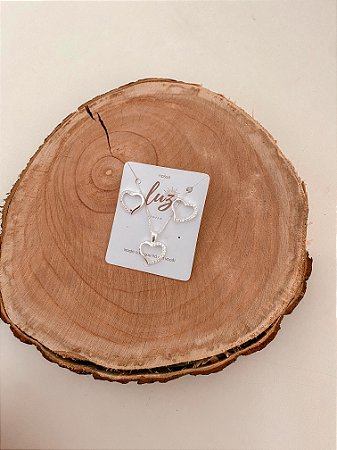 Conjunto de coração vazado cravejado