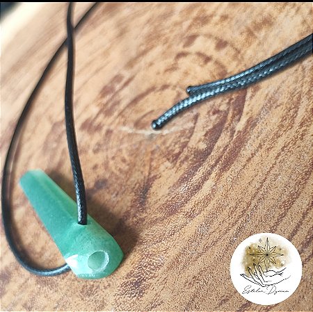 Colar pedra quartzo verde- difusor- cordinha de corino sintético