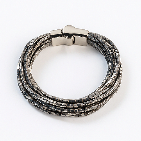 Pulseira SARAH Canutilhos Quadrados Fashion Oito Fios Fecho Imã.