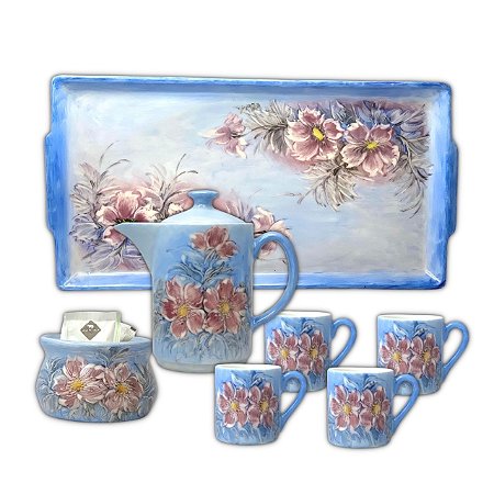 Jogo Cantinho do Café 4 Mini Canecas 50 ml Bule Reto 360 ml Açucareiro Porta Sache e Bandeja de Porcelana Pintada à Mão
