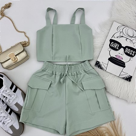 Conjunto blusinha e shorts cargo