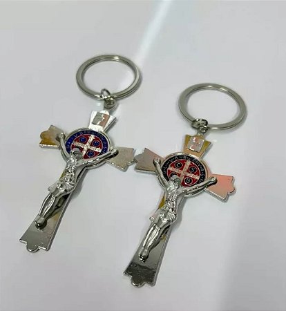 Chaveiro Prateado Jesus Na Cruz Com Medalha São Bento