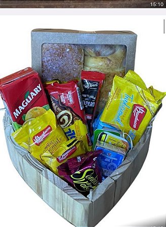 Cesta de café da manha coração