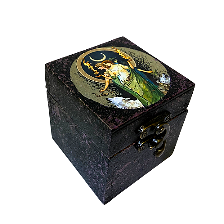 Caixa de Espelhos Hécate, Deusa Tríplice