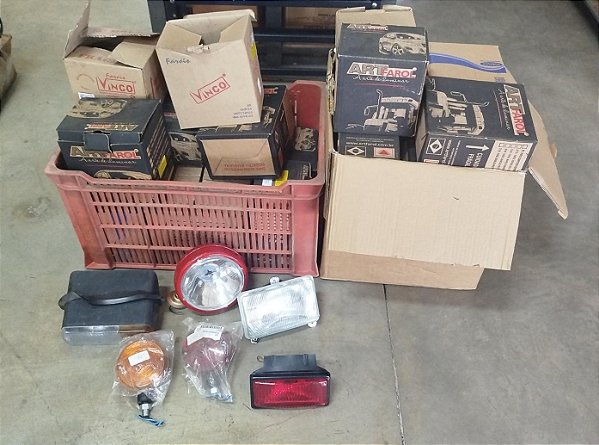 Lote Farois E Lampadas Para Tratores Mf New Holland E Valtra