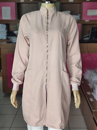 Jaleco feminino rose/nude, gola padre ziper, tecido gabardine e punho
