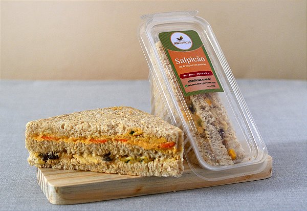 SANDUÍCHE NATURAL SALPICÃO DE FRANGO COM PASSAS (4 UNIDADES - 135G CADA)