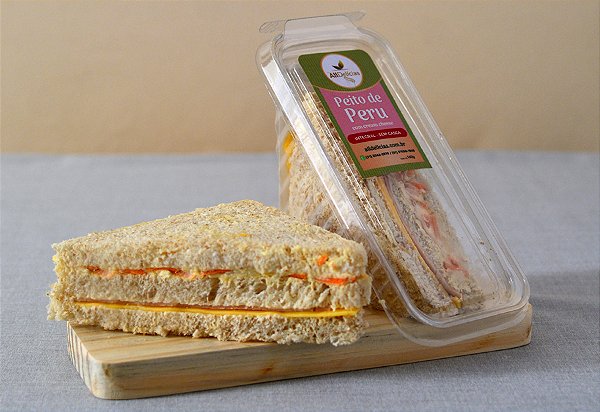 SANDUÍCHE NATURAL PEITO DE PERU COM CREAM CHEESE (4 UNIDADES - 135G CADA)