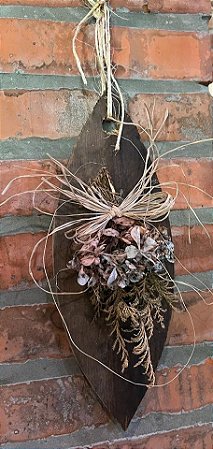 ENFEITE FOLHA DE MADEIRA exclusivo