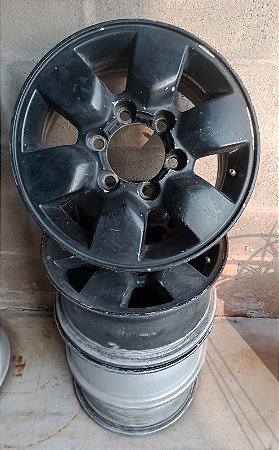 Jogo de Roda Hilux aro 15 sem as calotas