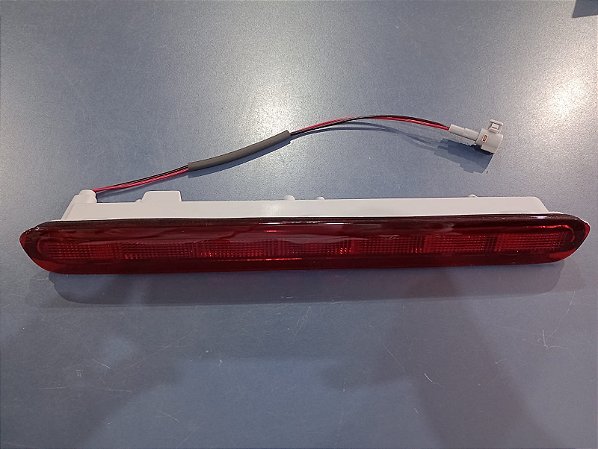 Black Light Hilux 2016/2024 vermelho com plug