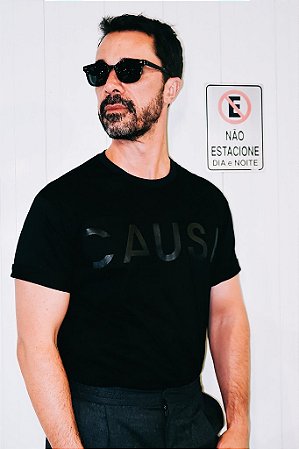 Camiseta Preta Silkada Horizontal Oversized CAUSA