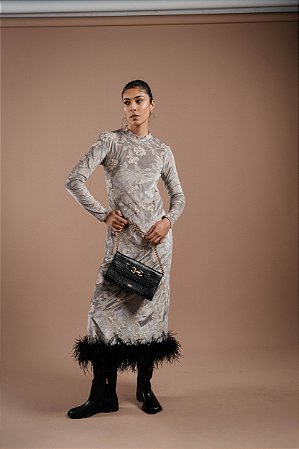 VESTIDO VELUDO COM PLUMAS
