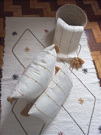 Jogo Manta Decorativa Boho Com Duas Capas de Almofadas 100% Algodão Cru e Mostarda