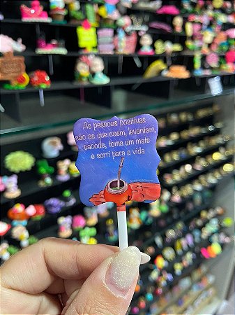 ENFEITE DE CHIMARRÃO PLAQUINHA PESSOAS POSITIVAS