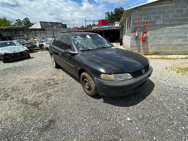 Sucata GM VECTRA GLS 2.0 8V 1999 Para Retirada de Peças