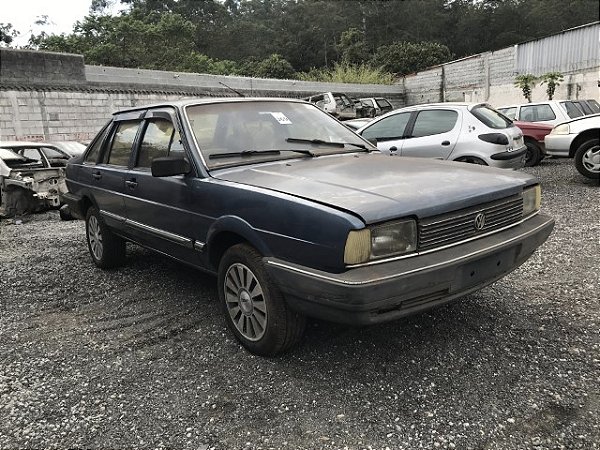 Sucata VW SANTANA CL 1.8 8V 4P 1988 Para Retirada de Peças