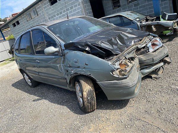 Sucata RENAULT SCENIC RXE 2.0 8V 2000/2001 Para Retirada de Peças