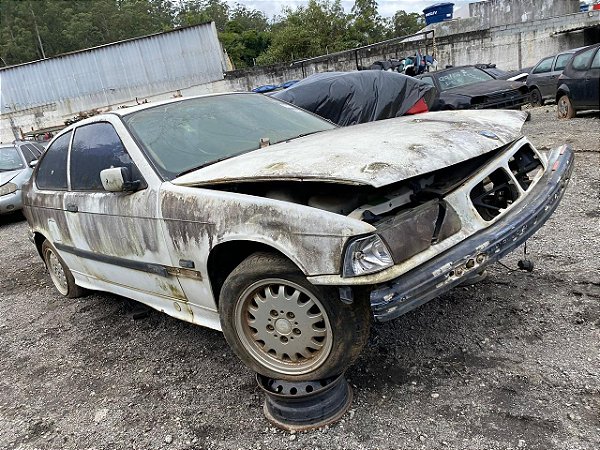 Sucata BMW 318IM KOU REGINO 1995 Para Retirada de Peças