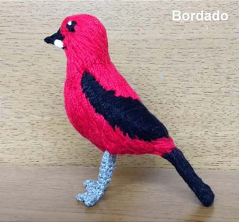 Tiê-sangue - miniatura Pássaros Caparaó bordado