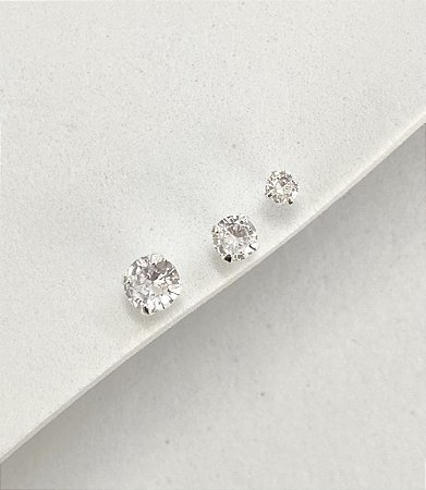 Brinco ponto de luz prata P M G