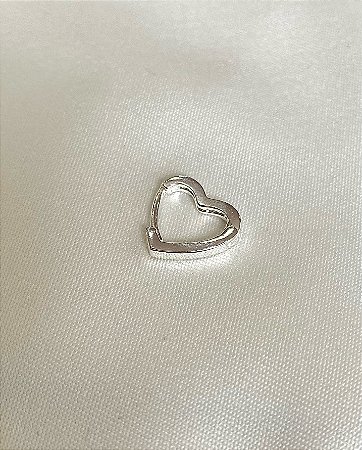 Piercing cartilagem coração