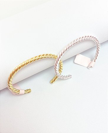 Bracelete torcido