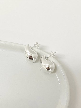 Brinco gota selena