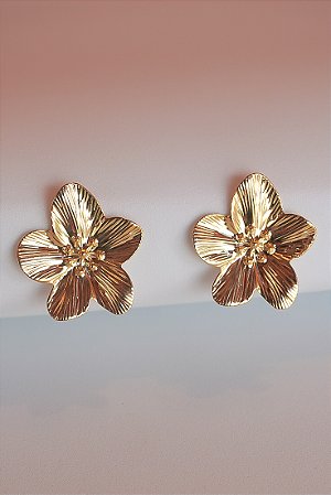 Brinco flor trabalhado