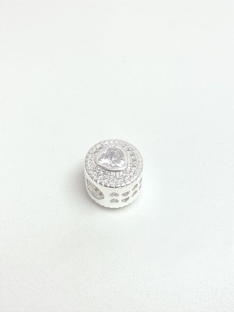 Berloque redondo coração cravejado