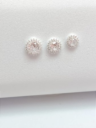 Brinco redondo cravejado