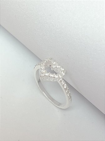 Anel coração vazado cravejado