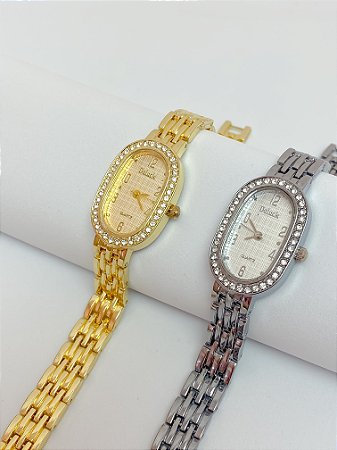 Relógio oval cravejado