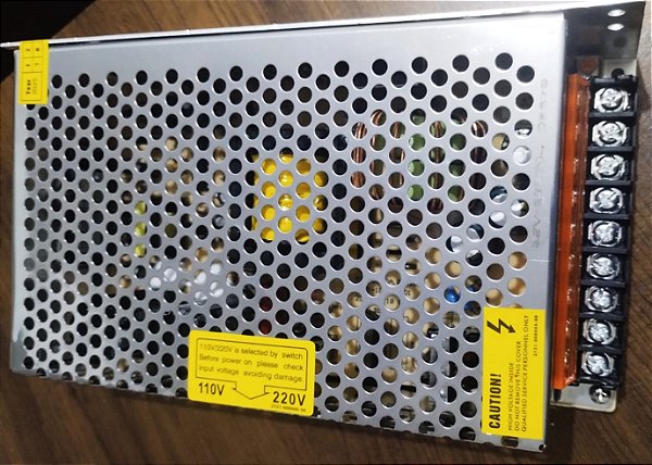 Fonte Estabilizada 12V, 20Amper Para Câmeras Cftv Entre Outros Equipamentos Diversos.