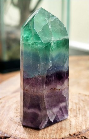 Ponta de Fluorita com lindo padrão de cores