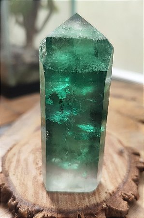 Ponta de Fluorita base branca ponta verde