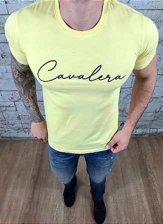 Camiseta Masculina CAVALERA Amarelo Manuscrito