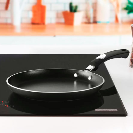 Panquequeira de Alumínio TRAMONTINA Mônaco por Indução 22 cm Preto