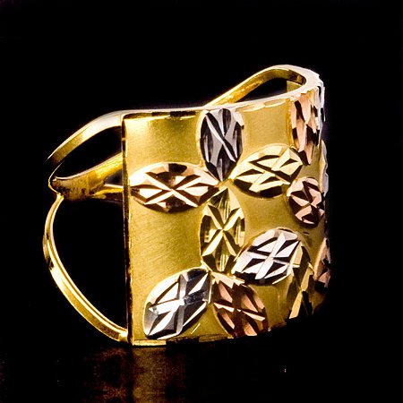 Anel Trabalhado com Folhas de Três Cores, Ouro Amarelo, Ouro Branco e Ouro Vermelho