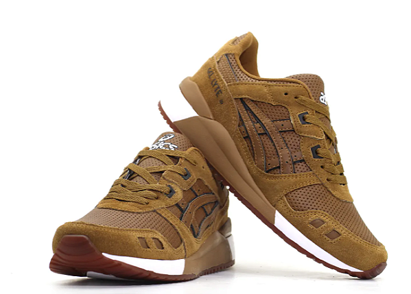 Tênis Masculino ASICS Gel Lyte III Mostarda Detalhes Marrom