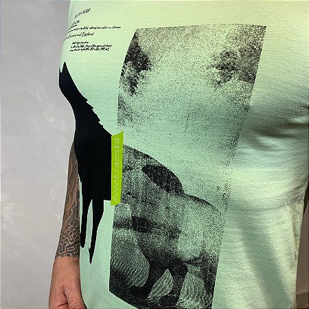 Camiseta Masculina ACT Verde Logo Lobo Preto