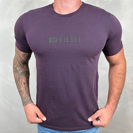 Camiseta Masculina Diesel Roxo com Logo Verde