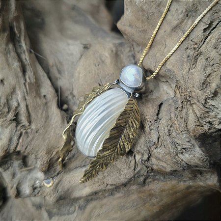 Pingente Besouro madrepérola