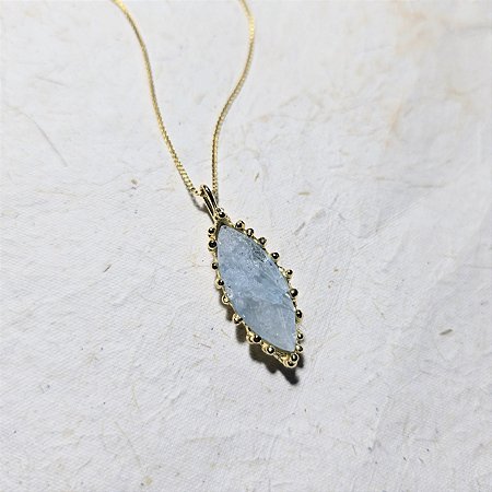 Pingente Navete Água-marinha dourado