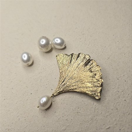 Broche Ginko com Pérola
