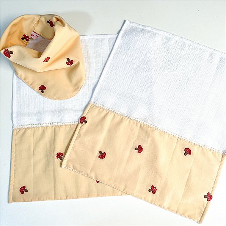 Kit Presente Babador e Fraldinhas de Boca Bordado Cogumelos