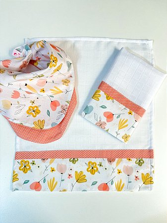 Kit Presente Babador e Fraldinhas de Boca Floral